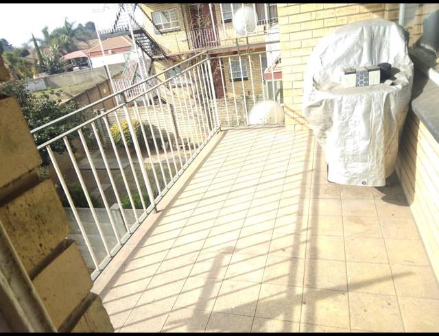 2 BEDROOM APARTMENT FOR SALE IN VANDERBIJLPARK CE 2
